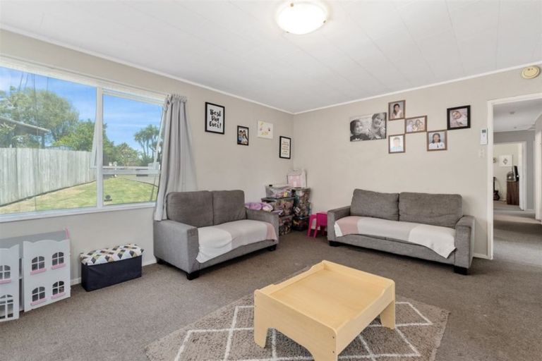 Photo of property in 11 Vanden Place, Henderson, Auckland, 0610