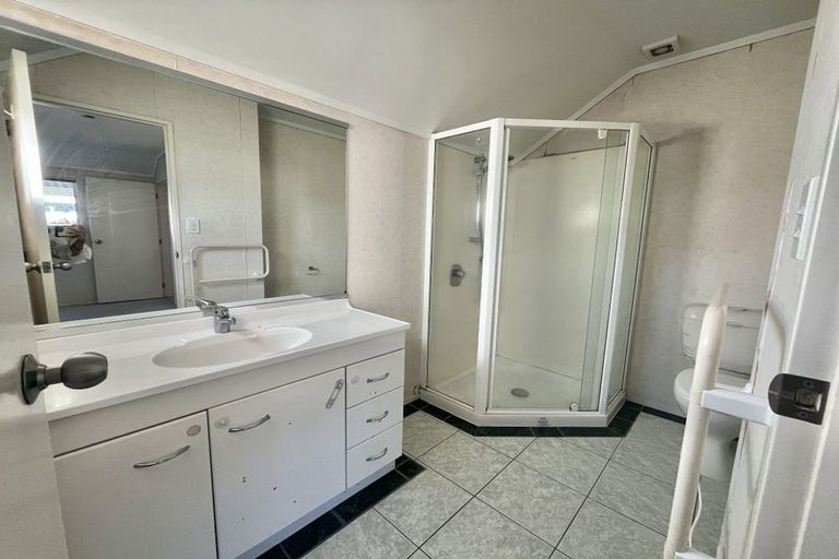 Photo of property in 2 Birchlea Rise, Goodwood Heights, Auckland, 2105