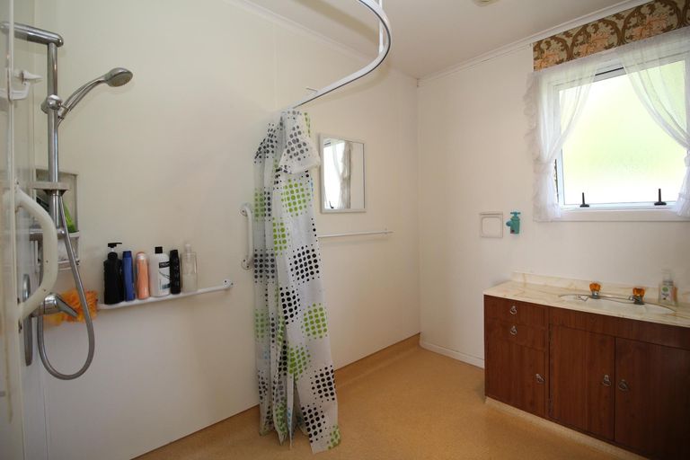 Photo of property in 7 Darroch Street, Fairy Springs, Rotorua, 3015