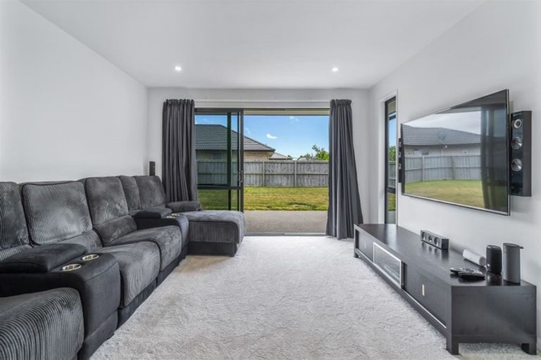 Photo of property in 6 Marble Court, Rolleston, 7614