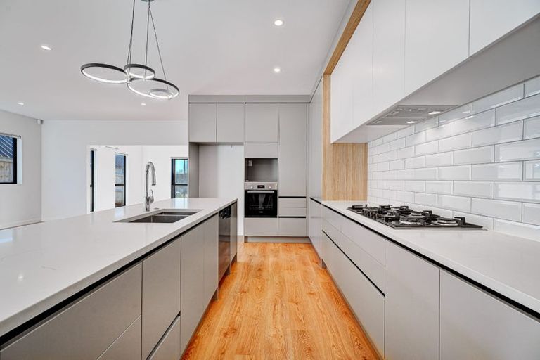 Photo of property in 16 Awa Avenue, Helensville, 0800