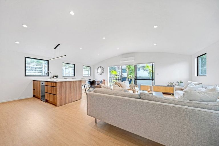 Photo of property in 36a Zefiro Drive, Massey, Auckland, 0614