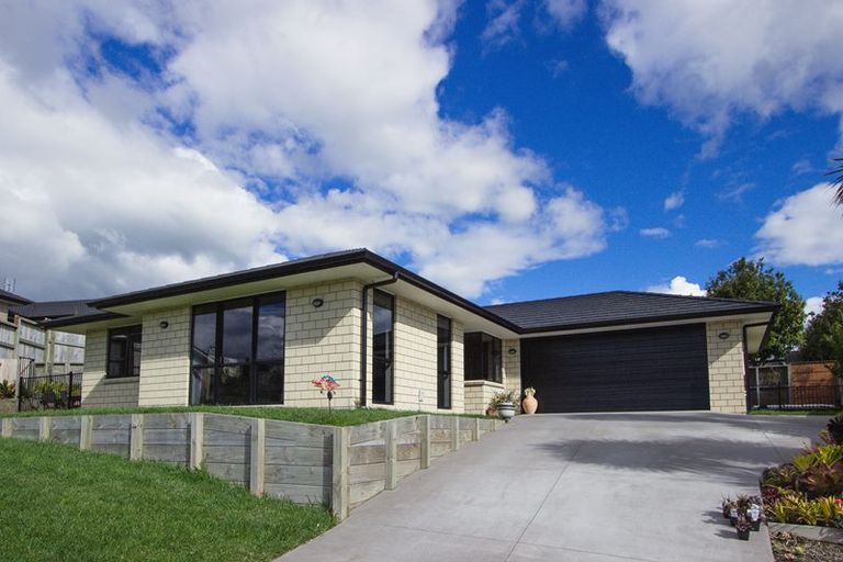 Photo of property in 24 Caldera Close, Pyes Pa, Tauranga, 3112