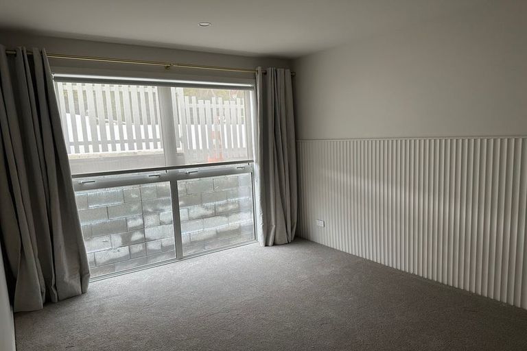 Photo of property in 21 Ruru Street, Waikanae, 5036