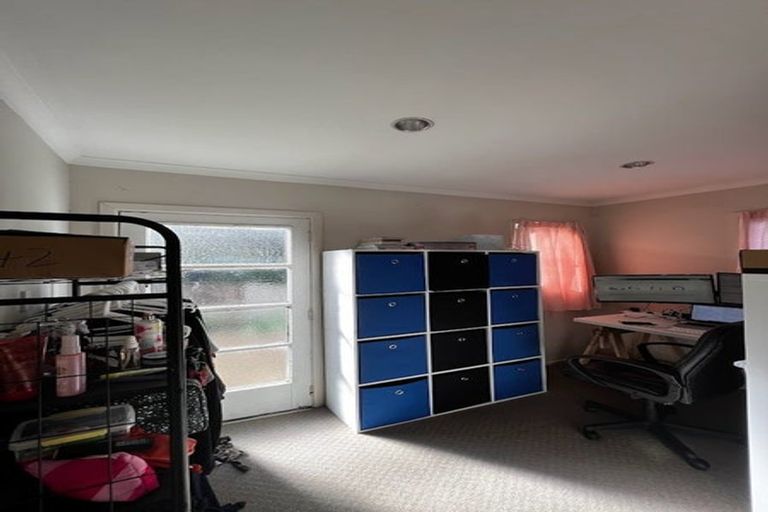 Photo of property in 1/728 Beach Road, Browns Bay, Auckland, 0630