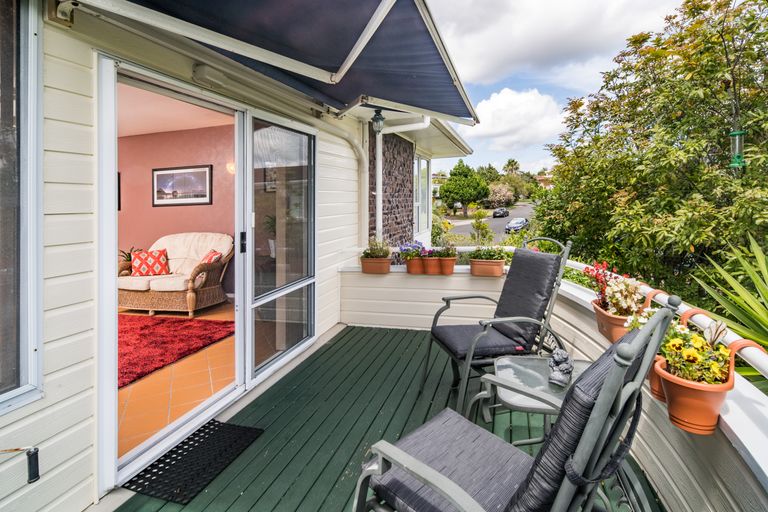 Photo of property in 23 Tanoa Place, Glendene, Auckland, 0602