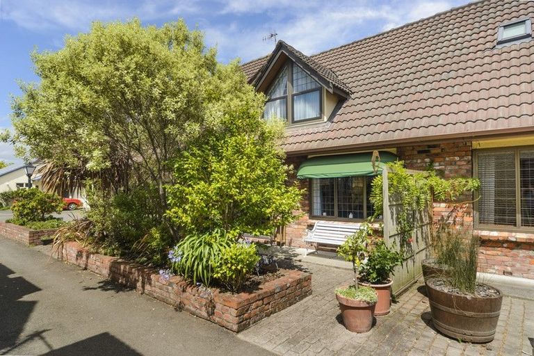 Photo of property in 6/141 Fitzherbert Avenue, West End, Palmerston North, 4410