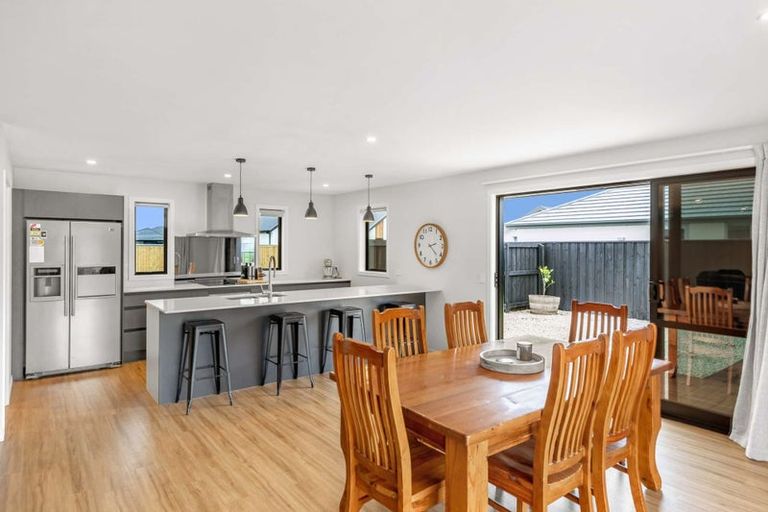 Photo of property in 2 Hunter Lane, Amberley, 7410