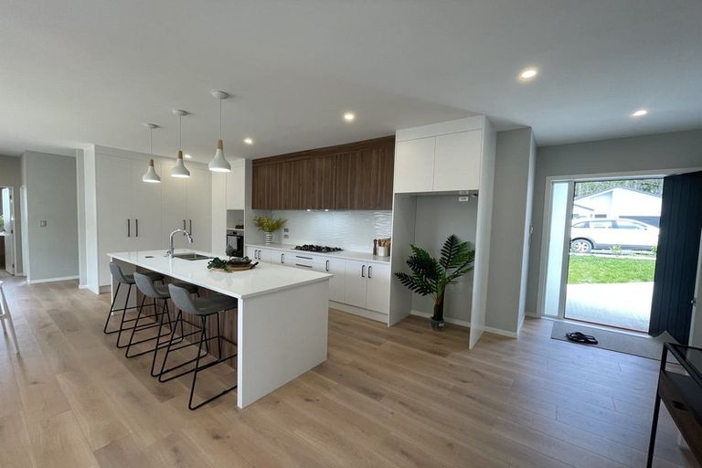 Photo of property in 17 Konoba Avenue, Kumeu, 0810