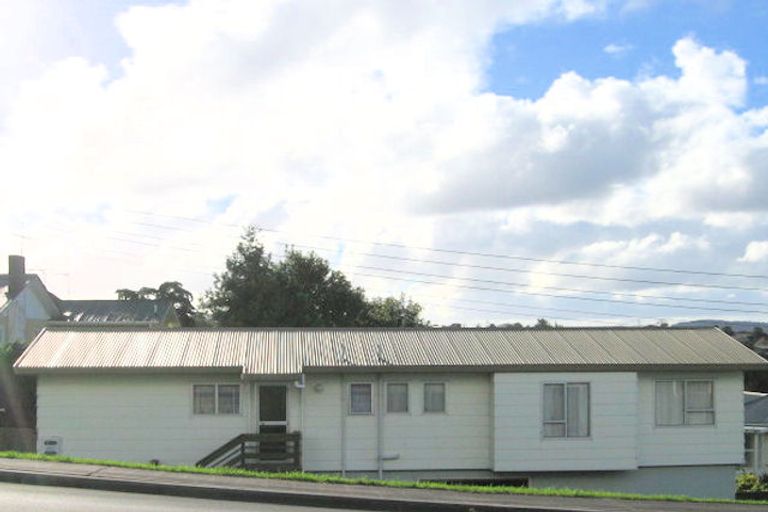 Photo of property in 78 Whangaparaoa Road, Red Beach, 0932