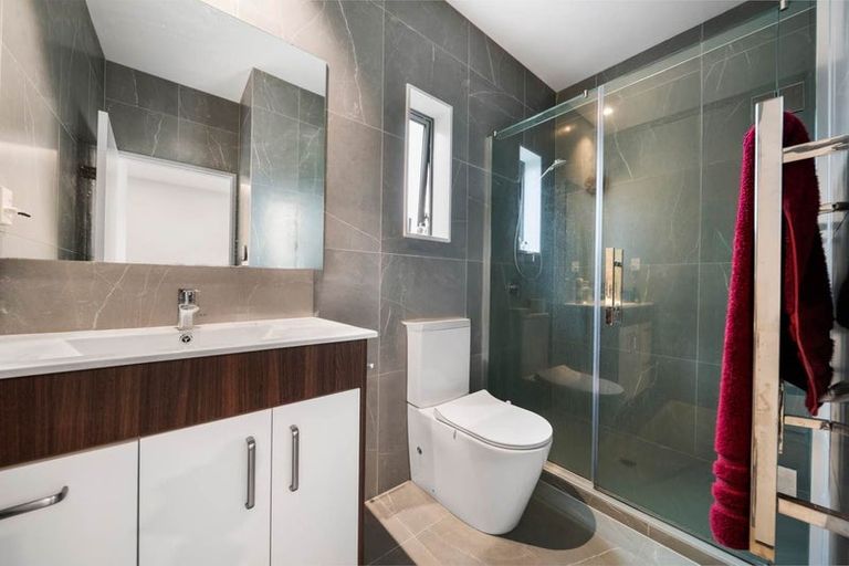 Photo of property in 4 Kearney Place, Massey, Auckland, 0614