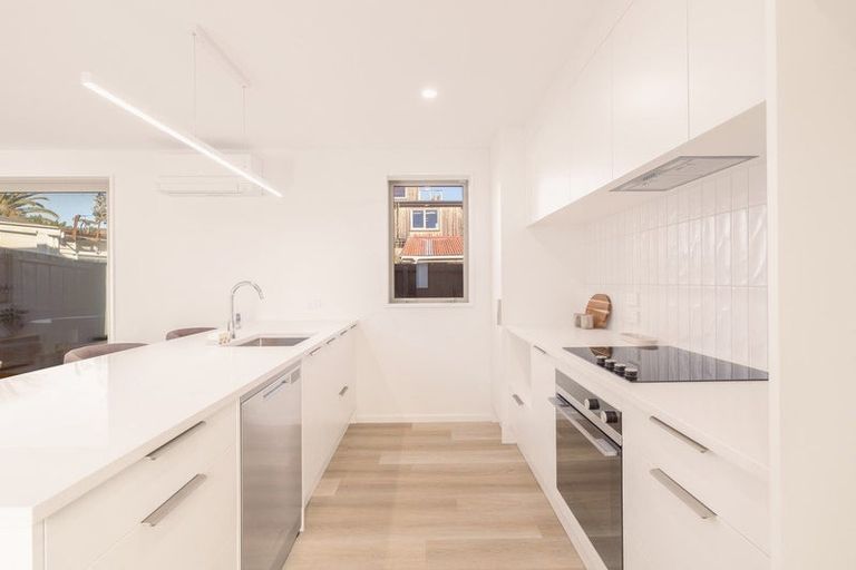 Photo of property in 13 Effingham Street, North New Brighton, Christchurch, 8083