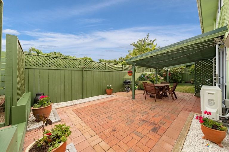 Photo of property in 15 Maple Grove, Maungaraki, Lower Hutt, 5010