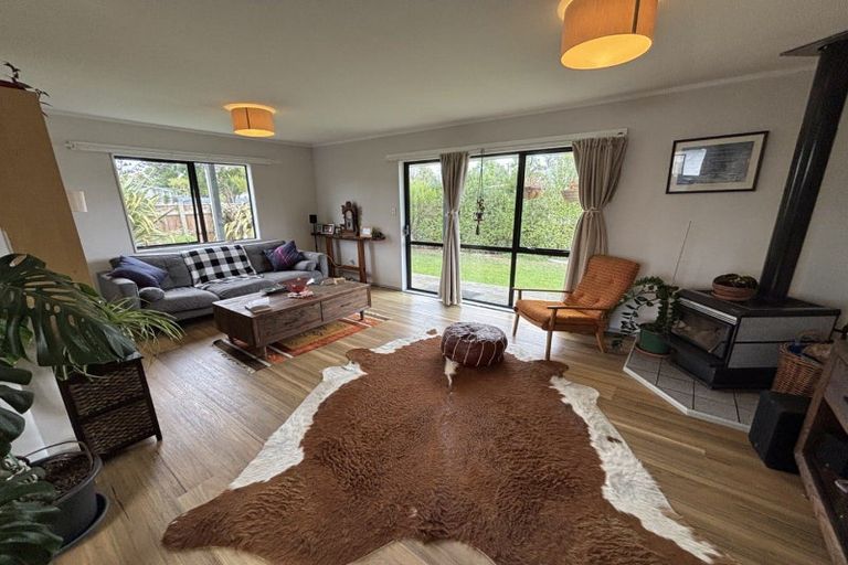 Photo of property in 9 Rata Street, Tokomaru, Palmerston North, 4474