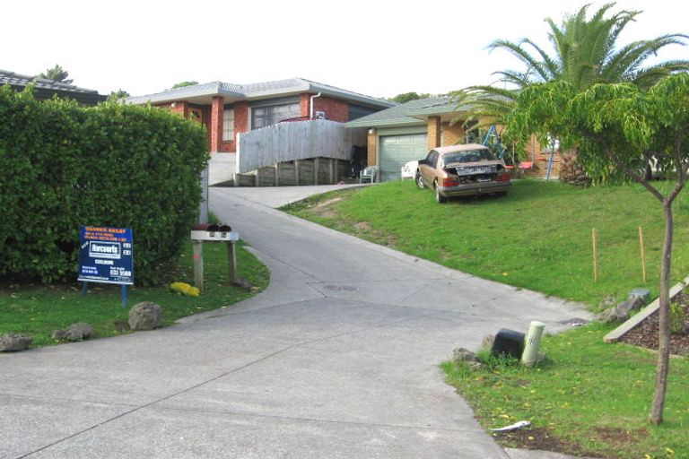 Photo of property in 32 Ginders Drive, Massey, Auckland, 0614