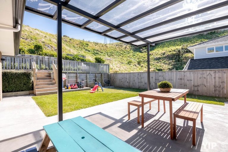 Photo of property in 21 Bickerton Rise, Churton Park, Wellington, 6037