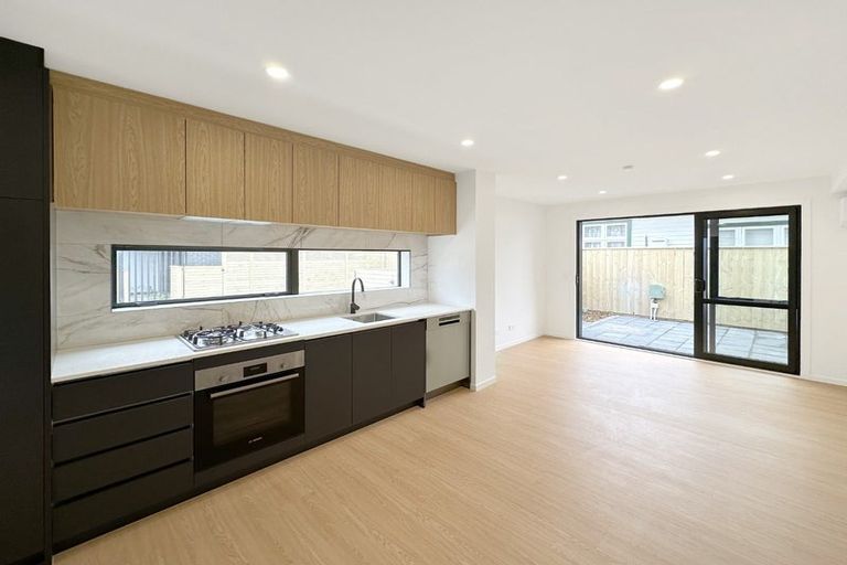 Photo of property in 3/6 Victoria Street, Ebdentown, Upper Hutt, 5018