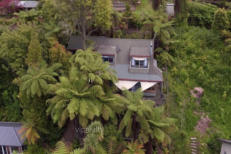 Photo of property in 32 Okareka Loop Road, Lake Okareka, Rotorua, 3076