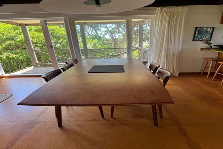 Photo of property in 18 Frances Street, Waikanae Beach, Waikanae, 5036