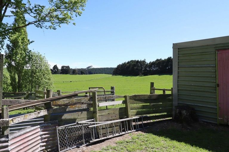 Photo of property in 1183 Masterton Stronvar Road, Wainuioru, Masterton, 5890