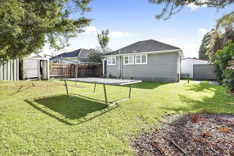 Photo of property in 6 Watts Crescent, Hamilton East, Hamilton, 3216