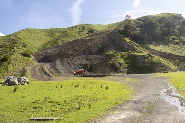 Photo of property in 2472 Opaki Kaiparoro Road, Eketahuna, 4994