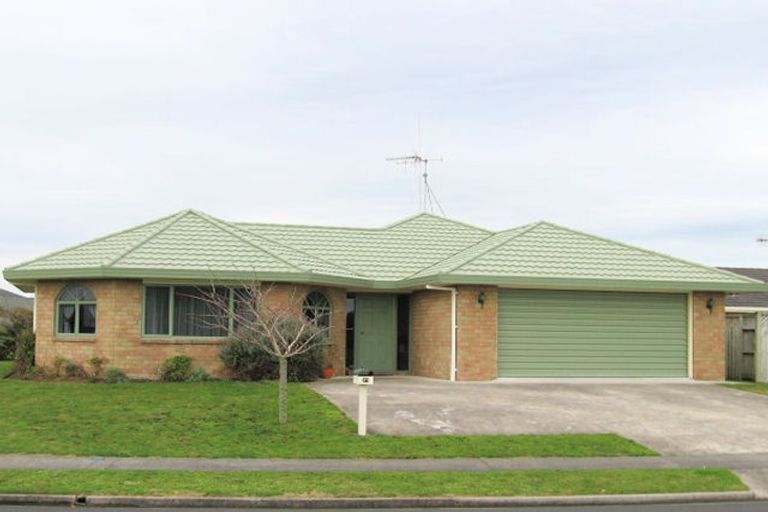 Photo of property in 37 Waiwherowhero Drive, St Andrews, Hamilton, 3200