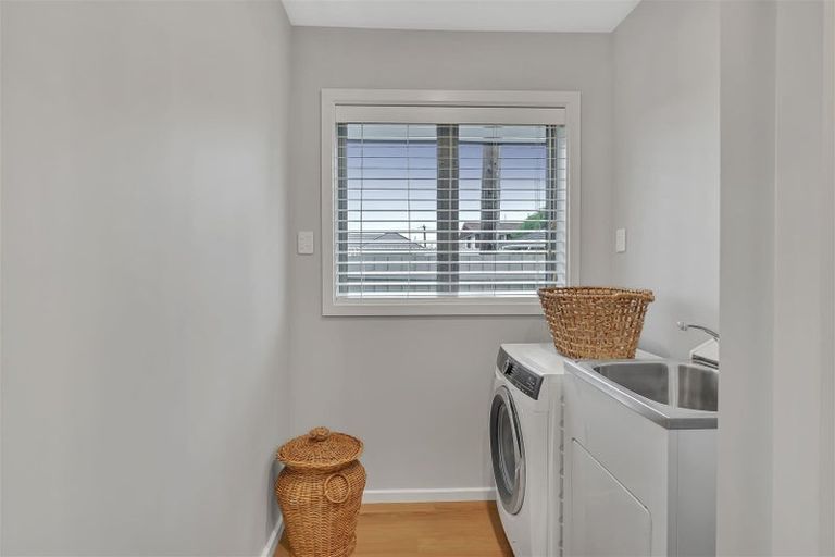 Photo of property in 147 Hamilton Avenue, Ilam, Christchurch, 8041