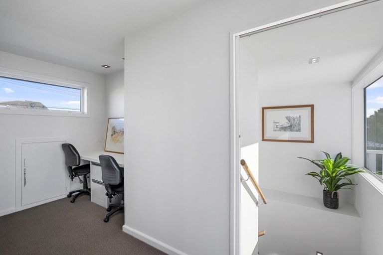 Photo of property in 3 Belleview Terrace, Mount Pleasant, Christchurch, 8081