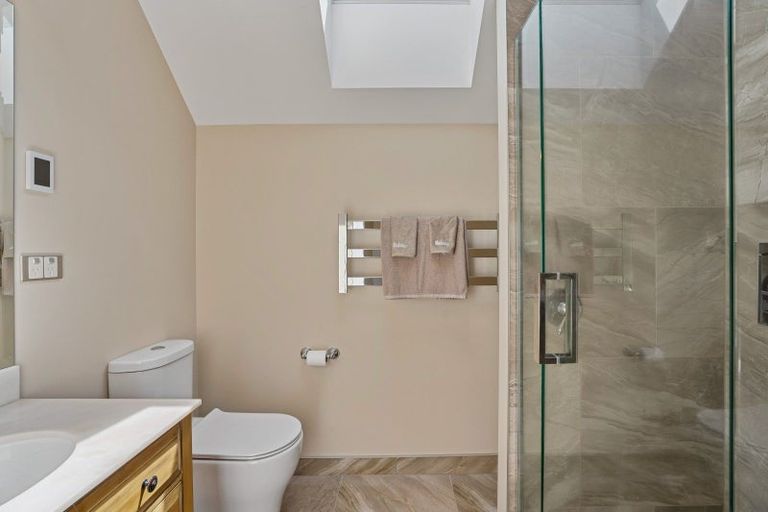 Photo of property in 40 Cunninghams Drive, Jacks Point, Queenstown, 9371