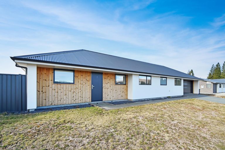 Photo of property in 8 Jack Adamson Drive, Twizel, 7901