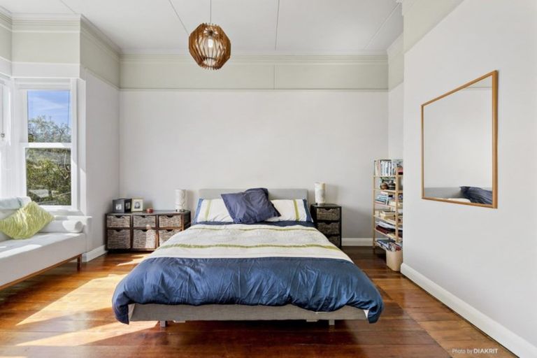 Photo of property in 5 Burwah Street, Berhampore, Wellington, 6023