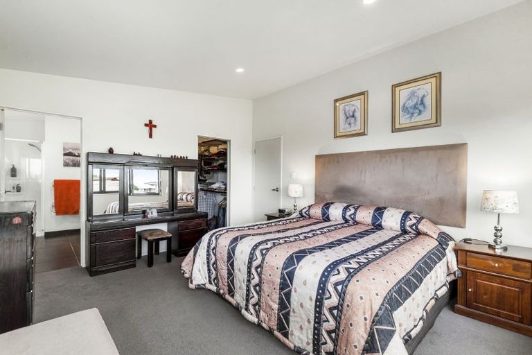 Photo of property in 3/71 Pupuke Road, Northcote, Auckland, 0627