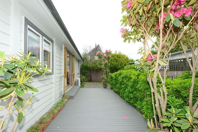 Photo of property in 2/47a Ashgrove Terrace, Somerfield, Christchurch, 8024