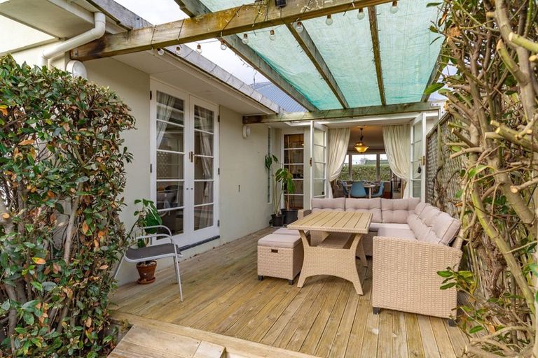 Photo of property in 17 Sackville Street, Martinborough, 5711