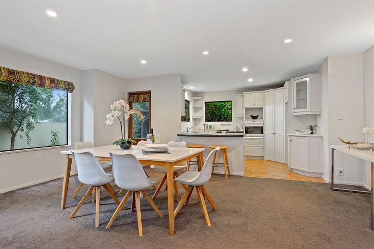 Photo of property in 124 Springfield Road, St Albans, Christchurch, 8014