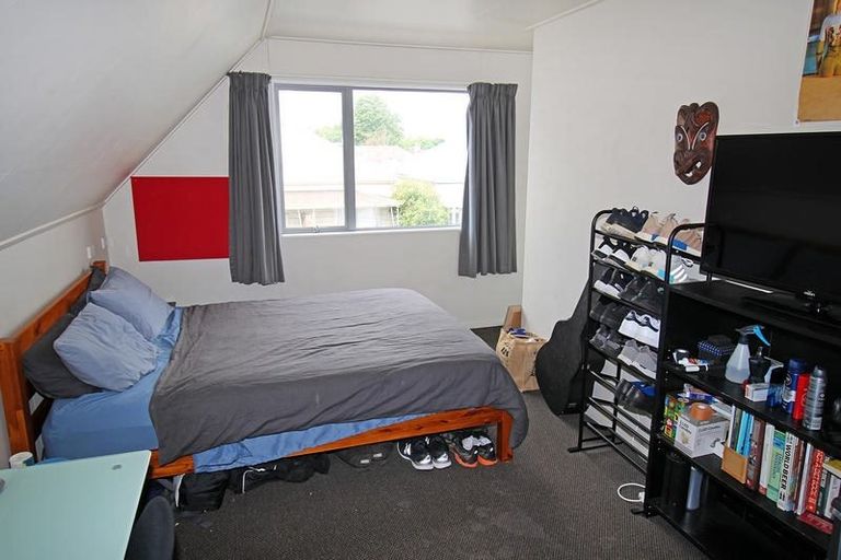 Photo of property in 24 Hyde Street, North Dunedin, Dunedin, 9016