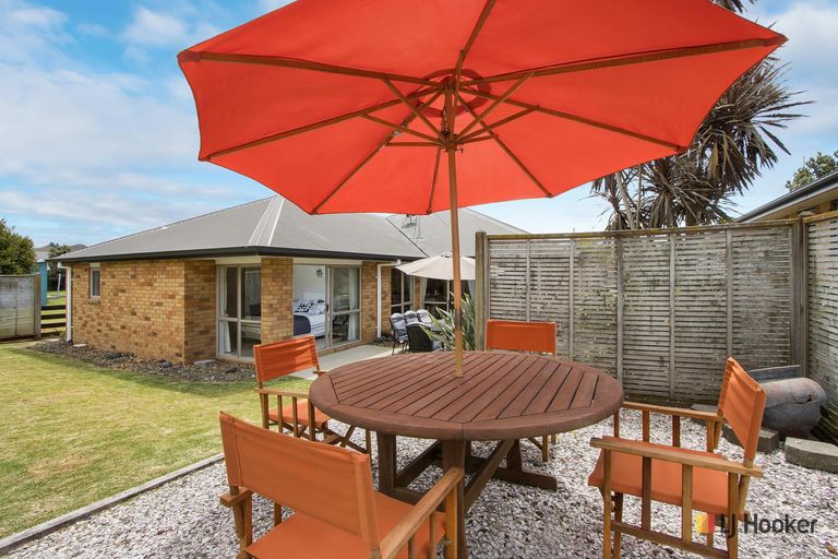 Photo of property in 14 Reo Crescent, Waihi Beach, 3611