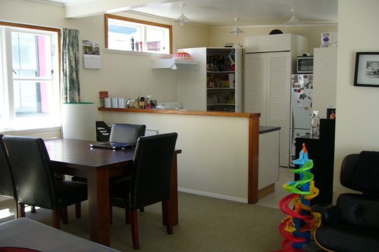 Photo of property in 49 Mckinley Crescent, Brooklyn, Wellington, 6021