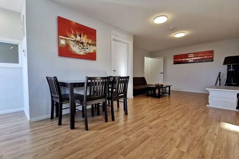 Photo of property in 2/42c Schnapper Rock Road, Schnapper Rock, Auckland, 0632