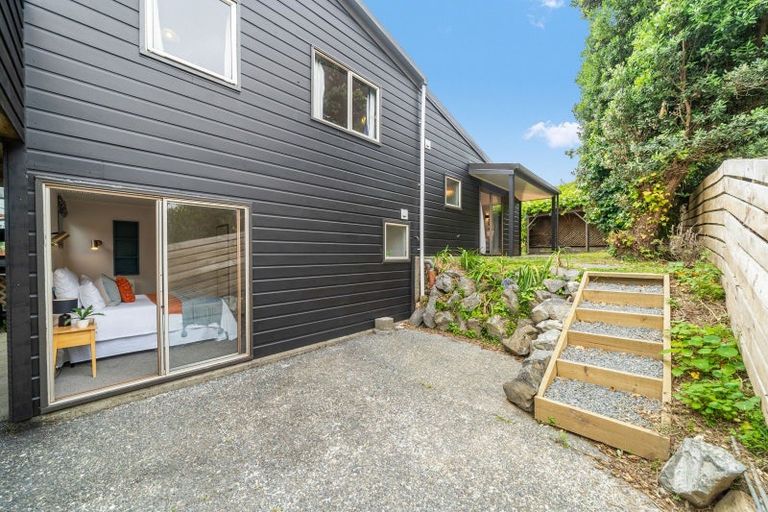 Photo of property in 6 The Track, Plimmerton, Porirua, 5026