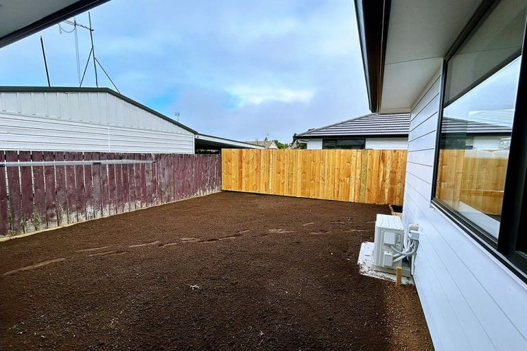 Photo of property in 2/56 Paul Crescent, Fairfield, Hamilton, 3214