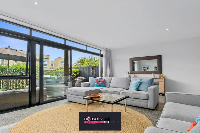 Photo of property in 21 Isitt Road, Hobsonville, Auckland, 0616