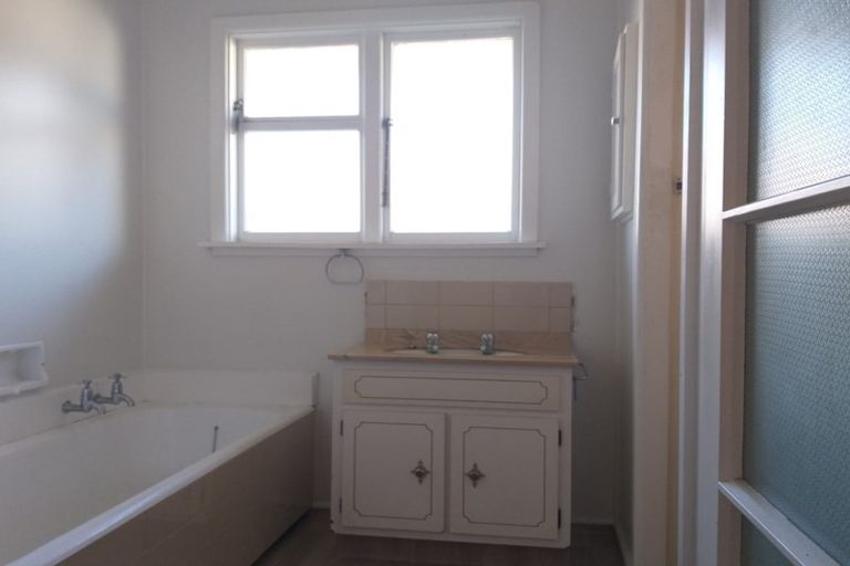 Photo of property in 16 Shearer Avenue, Papanui, Christchurch, 8052