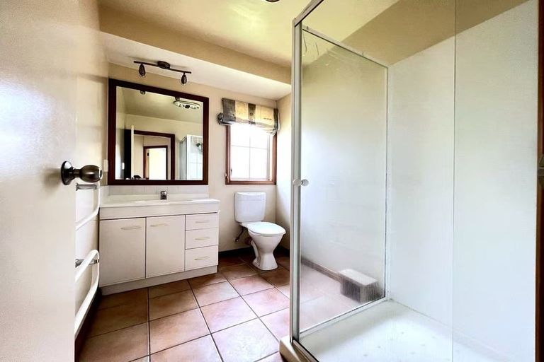 Photo of property in 1/16 Glanworth Place, Dannemora, Auckland, 2016