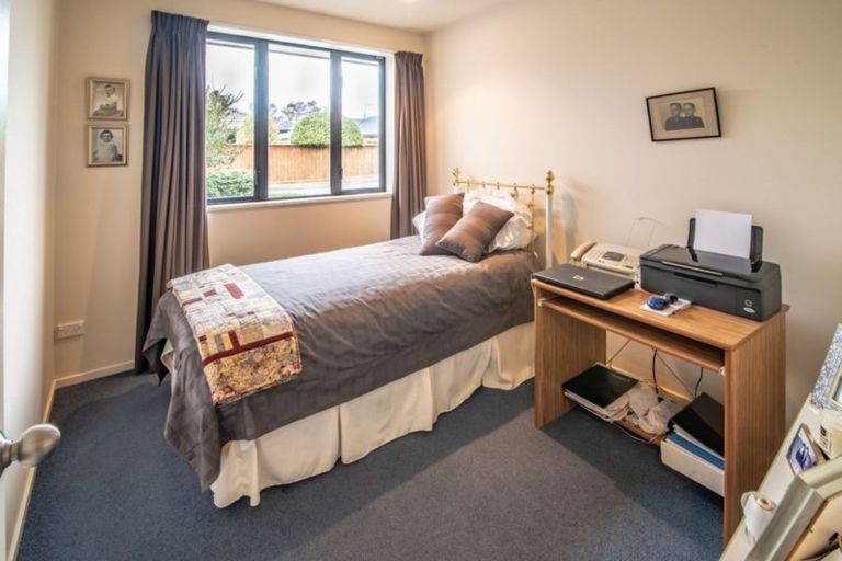 Photo of property in 2 Village Lane, Halswell, Christchurch, 8025