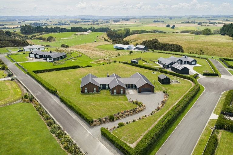 Photo of property in 2 Mataki Lane, Halcombe, 4779