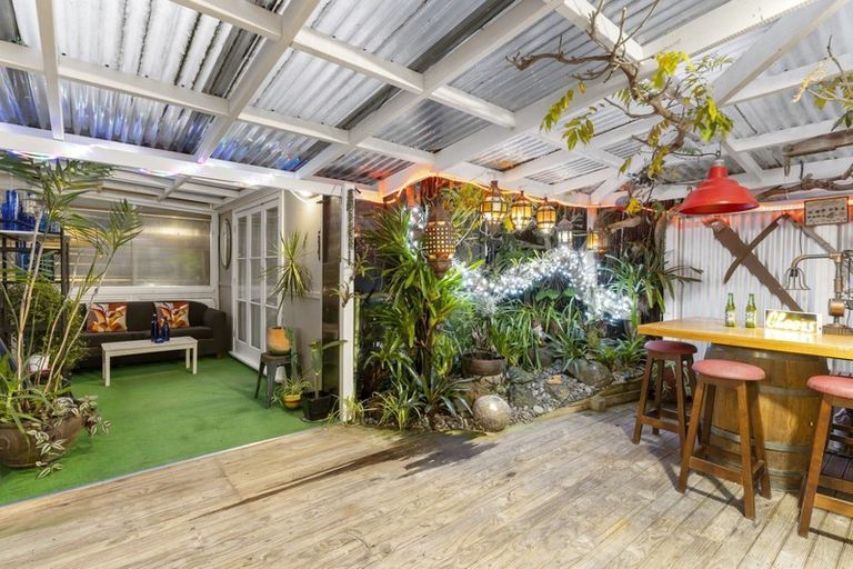 Photo of property in 1/27 Tui Glen Road, Birkenhead, Auckland, 0626