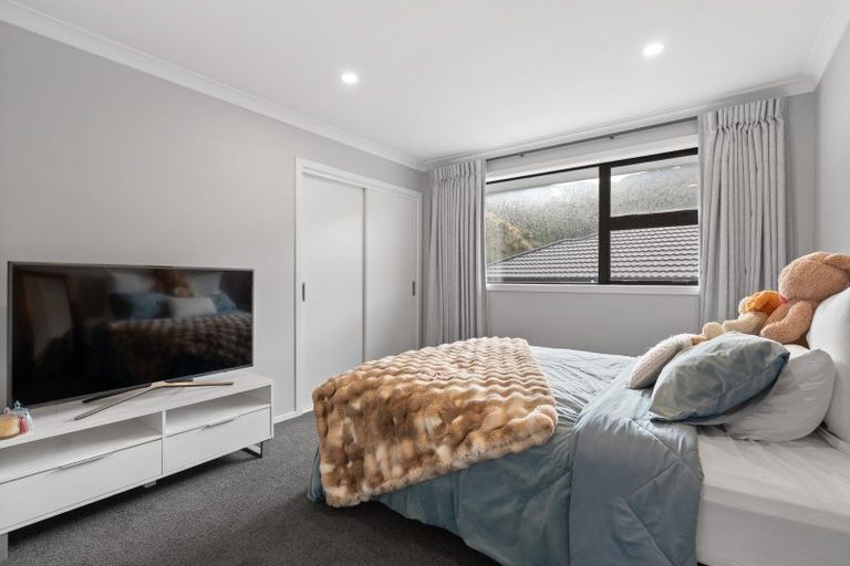 Photo of property in 12 Porokaiwhiri Street, Crofton Downs, Wellington, 6035