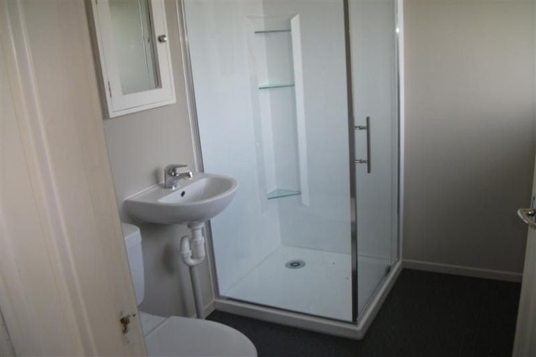 Photo of property in 2/7 Bridge Street, Melling, Lower Hutt, 5010